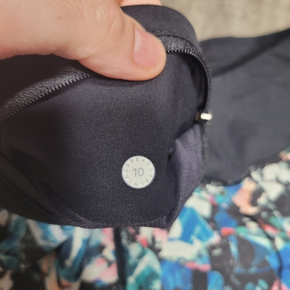 Lululemon Speed Up Short 2.5" Color Crush Multi/Black Size 10 - Picture 3 of 5